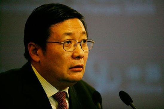 樓繼偉:當前我們并沒有走出危機