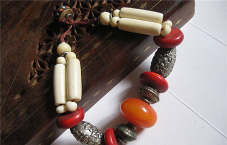 火眼識替身——天然紅珊瑚及其仿制品