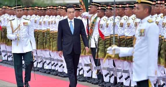 馬總理府雨中上演隆重儀式歡迎中國總理