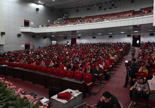 聚焦心理學(xué)的力量 讓幸福像陽(yáng)光普照心田 ——記中國(guó)心理學(xué)家大會(huì)專(zhuān)家巡講團(tuán)三月巡講活動(dòng)