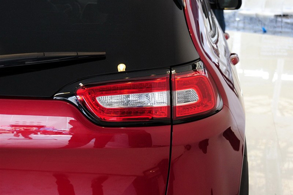 不吐不快 2013上海車展受爭(zhēng)議的熱點(diǎn)車型