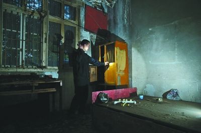 武漢公安局“鬼屋”訓民警：長發白衣女尸驚悚啼哭