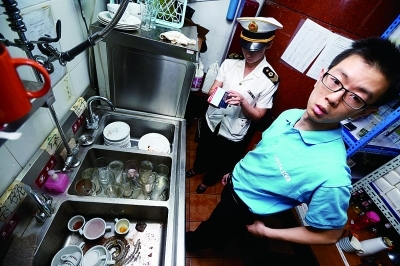 COSTA咖啡清潔池洗頭涮墩布續:停業整頓被立案