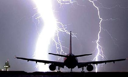 波音再遭安全質(zhì)疑 787“夢想客機”機翼現(xiàn)裂縫