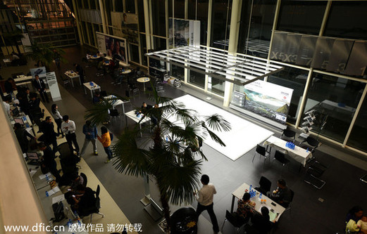 杭州突下“限牌令” 市民連夜搶購汽車