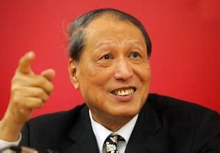 成思危:有能力買房的要趕緊下手