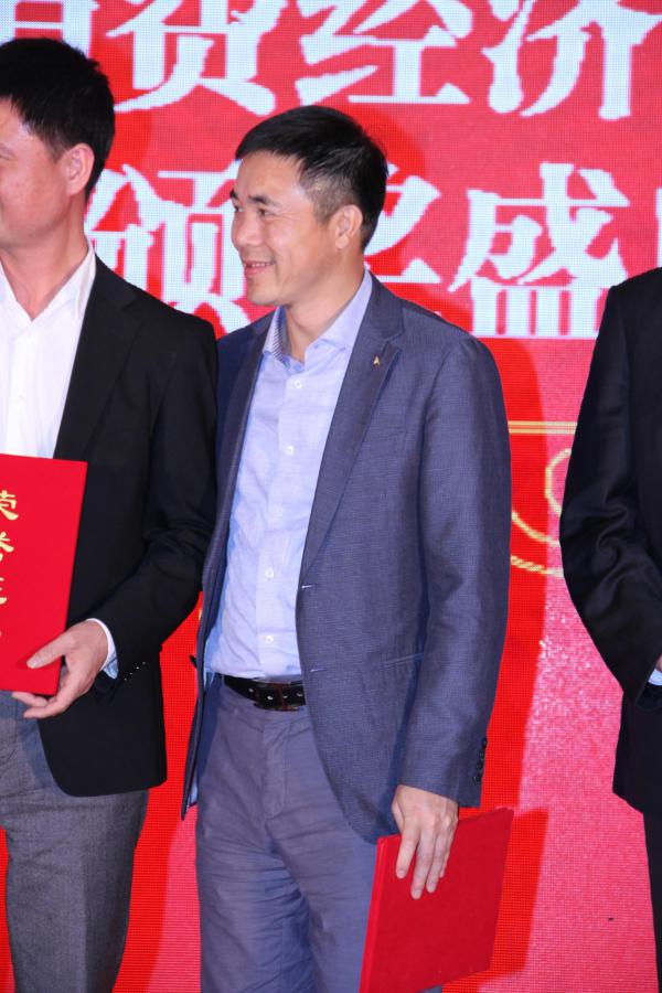 茄克之王始終如一 七匹狼獨占鰲頭14年