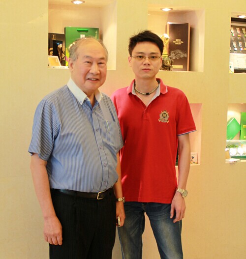 利安達活動現場頒發最高獎項大力神金杯