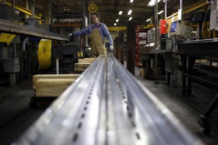 美鋼鐵保護主義:獨享經濟增長機會