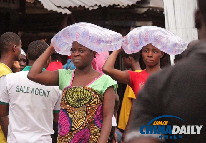 埃博拉病毒重創西非經濟 圖說疫區市集買賣