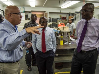 在美國(guó)不用坐辦公室的高薪工作