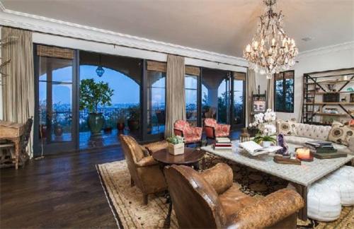 奢華無比 盤點(diǎn)那些被富豪們?nèi)掏促v賣的豪宅