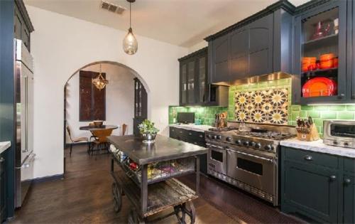 奢華無比 盤點(diǎn)那些被富豪們?nèi)掏促v賣的豪宅