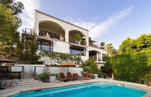 奢華無比 盤點(diǎn)那些被富豪們?nèi)掏促v賣的豪宅