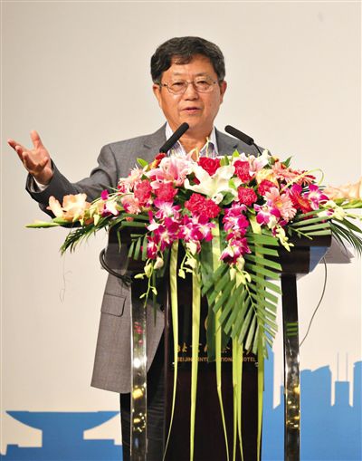 遲福林:中國未出現(xiàn)通縮 GDP不跌破6.5%就不用怕