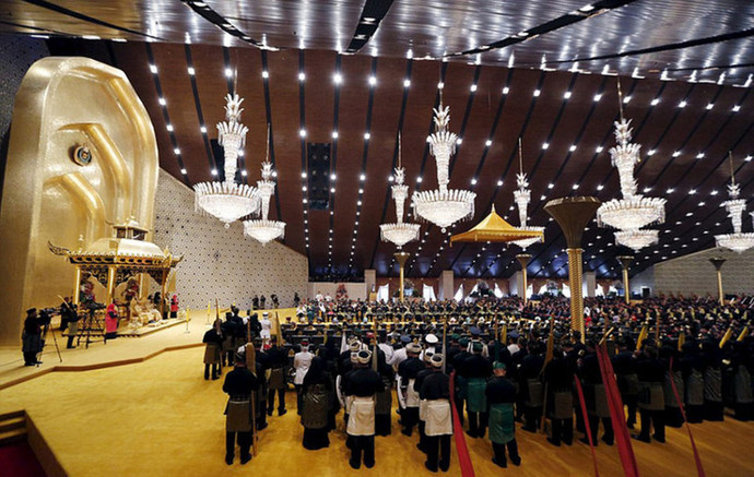 文萊王子大婚啦！現(xiàn)場珠光寶氣閃瞎眼