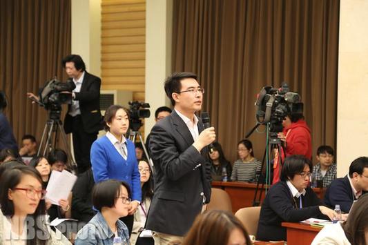 國家統計局發言人就一季度經濟運行情況答記者問（實錄）