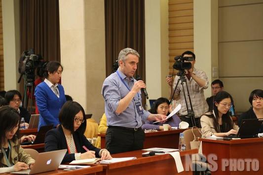 國家統計局發言人就一季度經濟運行情況答記者問（實錄）