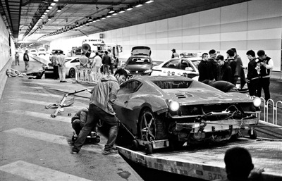 北京飆車法拉利車主身份曝光 其母被指曾任油企副總