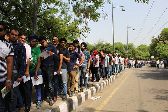 小米印度首發(fā)小米4i 印度“米粉”排長(zhǎng)隊(duì)瘋搶