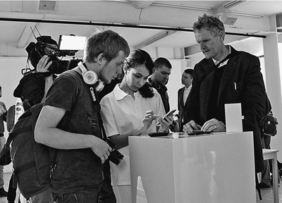 普京“代言”雙屏手機進入中國