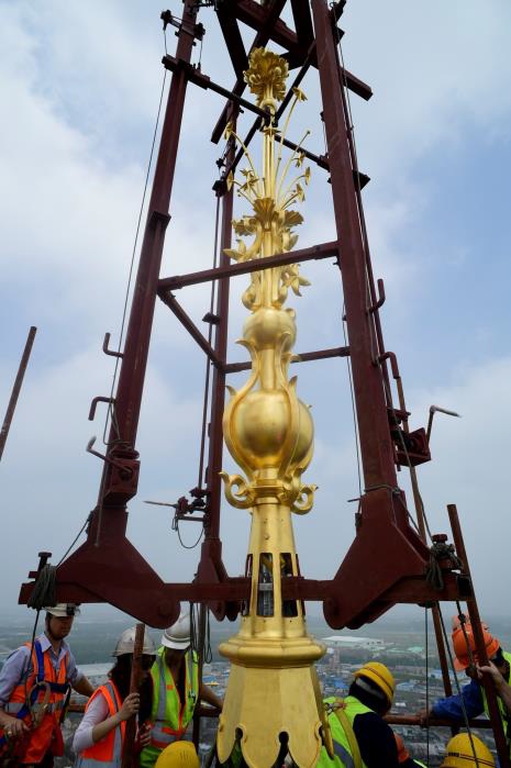 全球最大迪士尼旗艦店上海開(kāi)業(yè) 居民稱價(jià)格太高