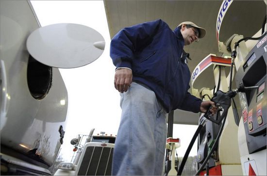 國際油價開啟“狂飆突進”:三天大漲27%