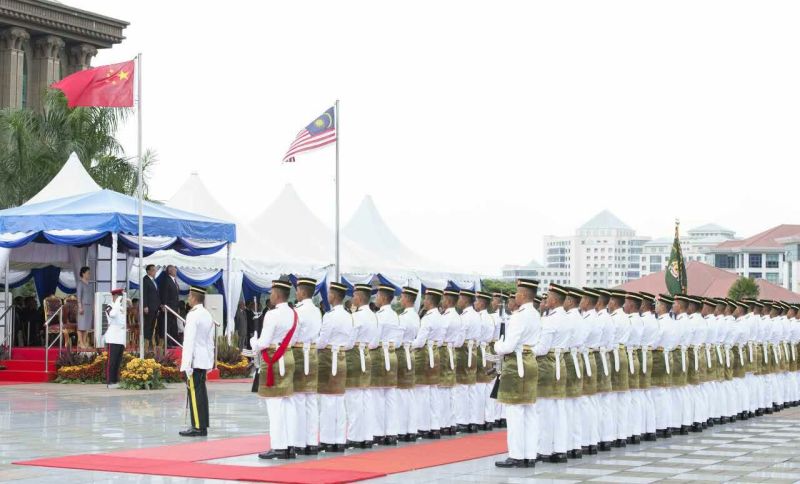 馬總理府雨中上演隆重儀式歡迎中國(guó)總理