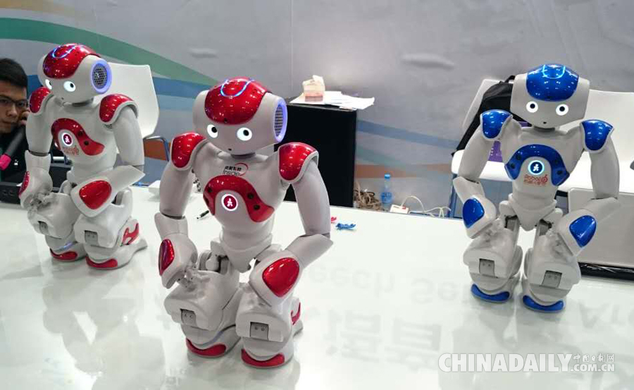 2015世界機(jī)器人大會(huì)參展機(jī)器人精彩圖集