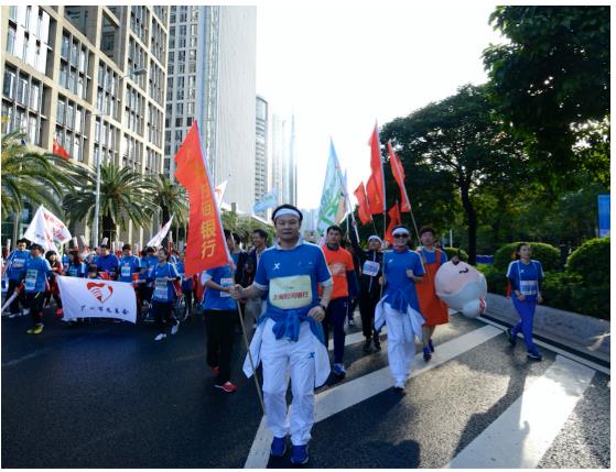 廣州馬拉松驚現幸福9號方隊