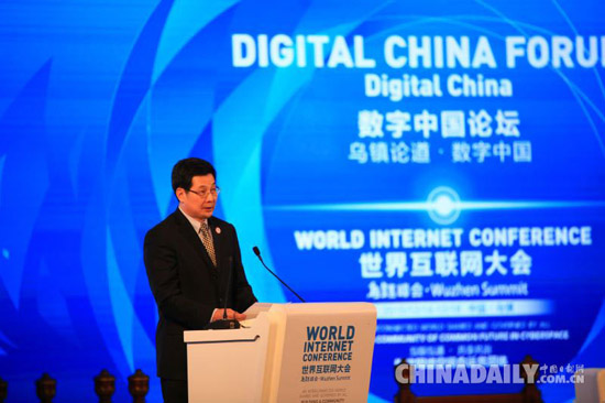 莊榮文:“互聯網+”正在與各行各業發生化學反應