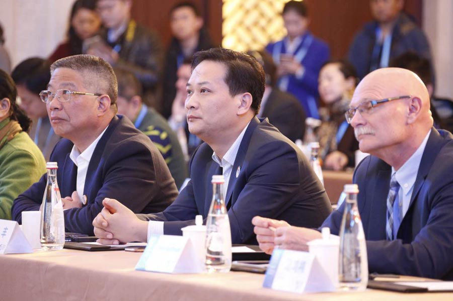 “萬(wàn)物互聯(lián)驅(qū)動(dòng)產(chǎn)業(yè)變革”——聽(tīng)“大咖”們?cè)趺凑f(shuō)