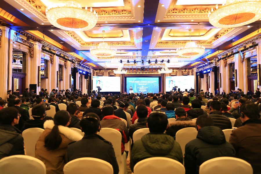 “萬(wàn)物互聯(lián)驅(qū)動(dòng)產(chǎn)業(yè)變革”——聽(tīng)“大咖”們?cè)趺凑f(shuō)