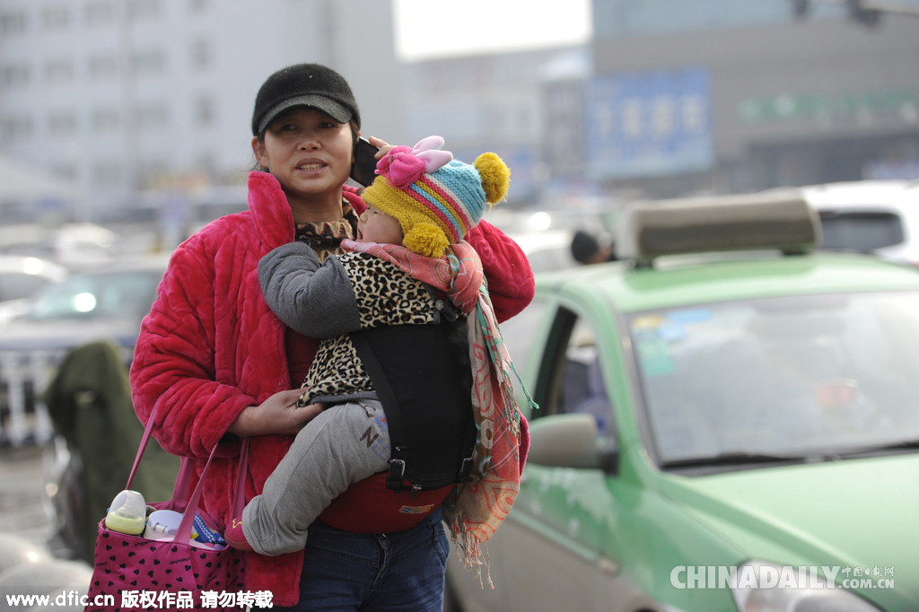 直擊2016年春運(yùn)：有一種表情叫“回家”