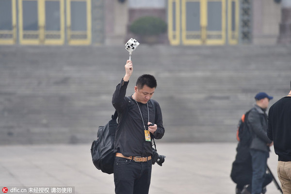 VR時(shí)代真的來(lái)了！從兩會(huì)記者裝備看技術(shù)變遷