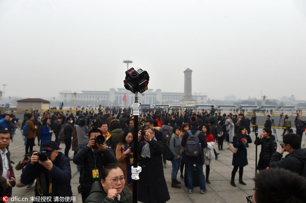 VR時代真的來了！從兩會記者裝備看技術變遷