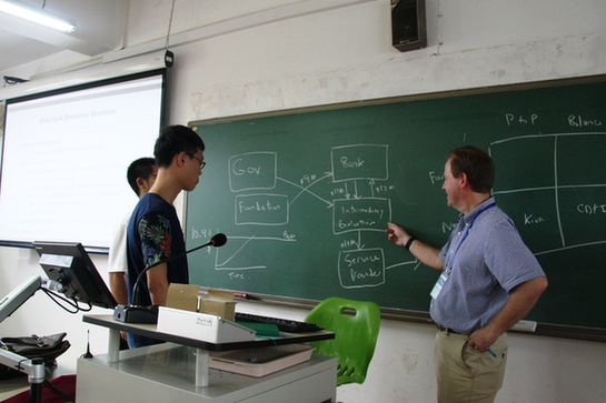 一位美聯儲官員的“中國暑假”：專訪美聯儲社區事務官員喬瑟夫•費施爾