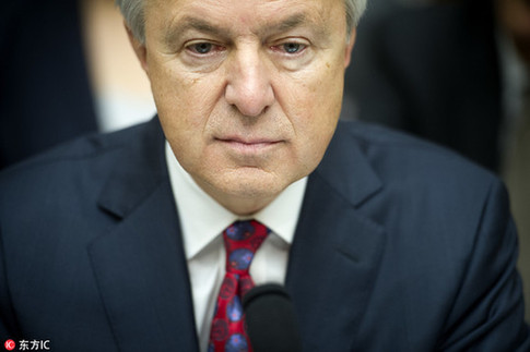 美國富國銀行CEO因虛假賬戶丑聞下臺