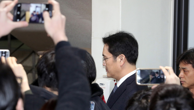 三星“太子”李在镕被批捕