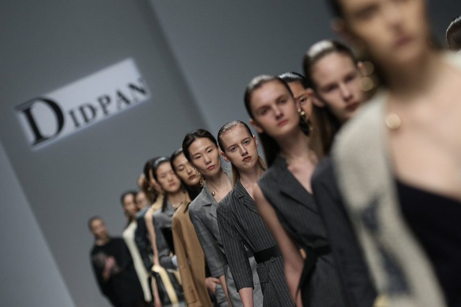 有細(xì)節(jié)才更高級(jí) IDPAN亮相深圳時(shí)裝周