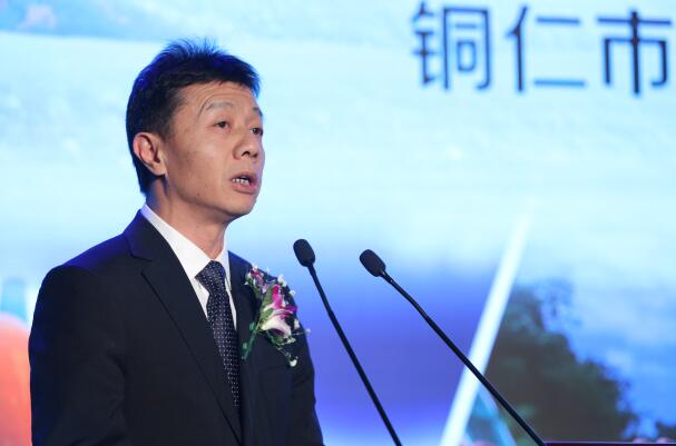 貴州省銅仁市萬山區(qū)開源投資集團與陽光媒體集團達成戰(zhàn)略合作