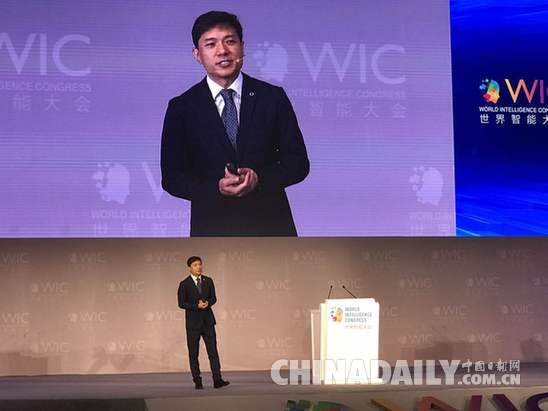 李彥宏:和馬云同時開講壓力大 中國在人工智能方面的優勢有目共睹