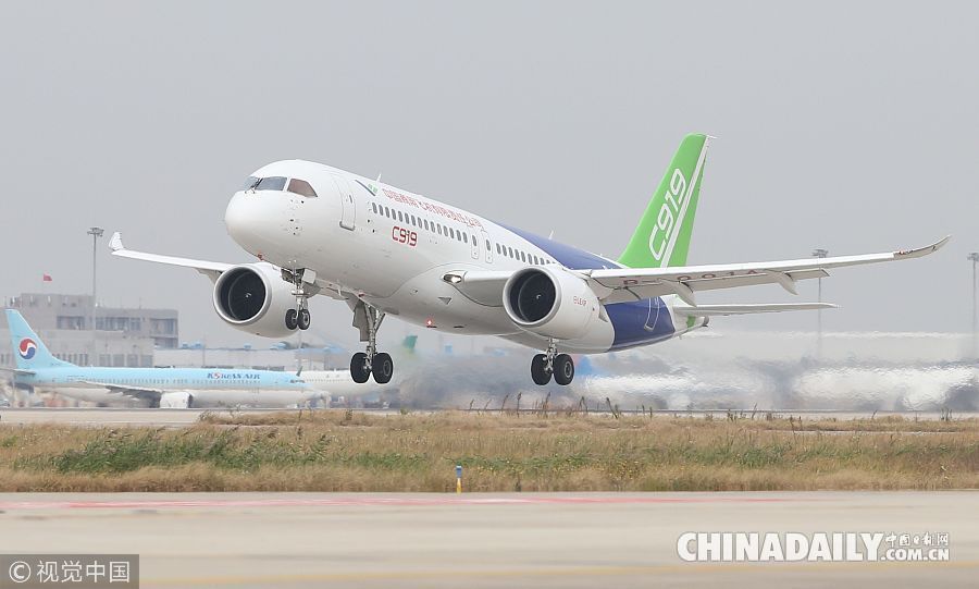 C919首次遠距離飛行 從上海浦東基地轉場西安閻良