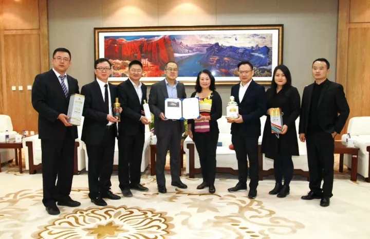 古井貢酒點亮上海國際酒交會的舞臺