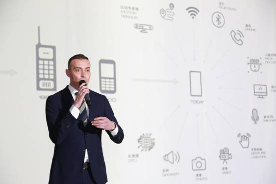 布局智慧城市建設(shè) 智屏科技發(fā)布MEDIASKIN智屏