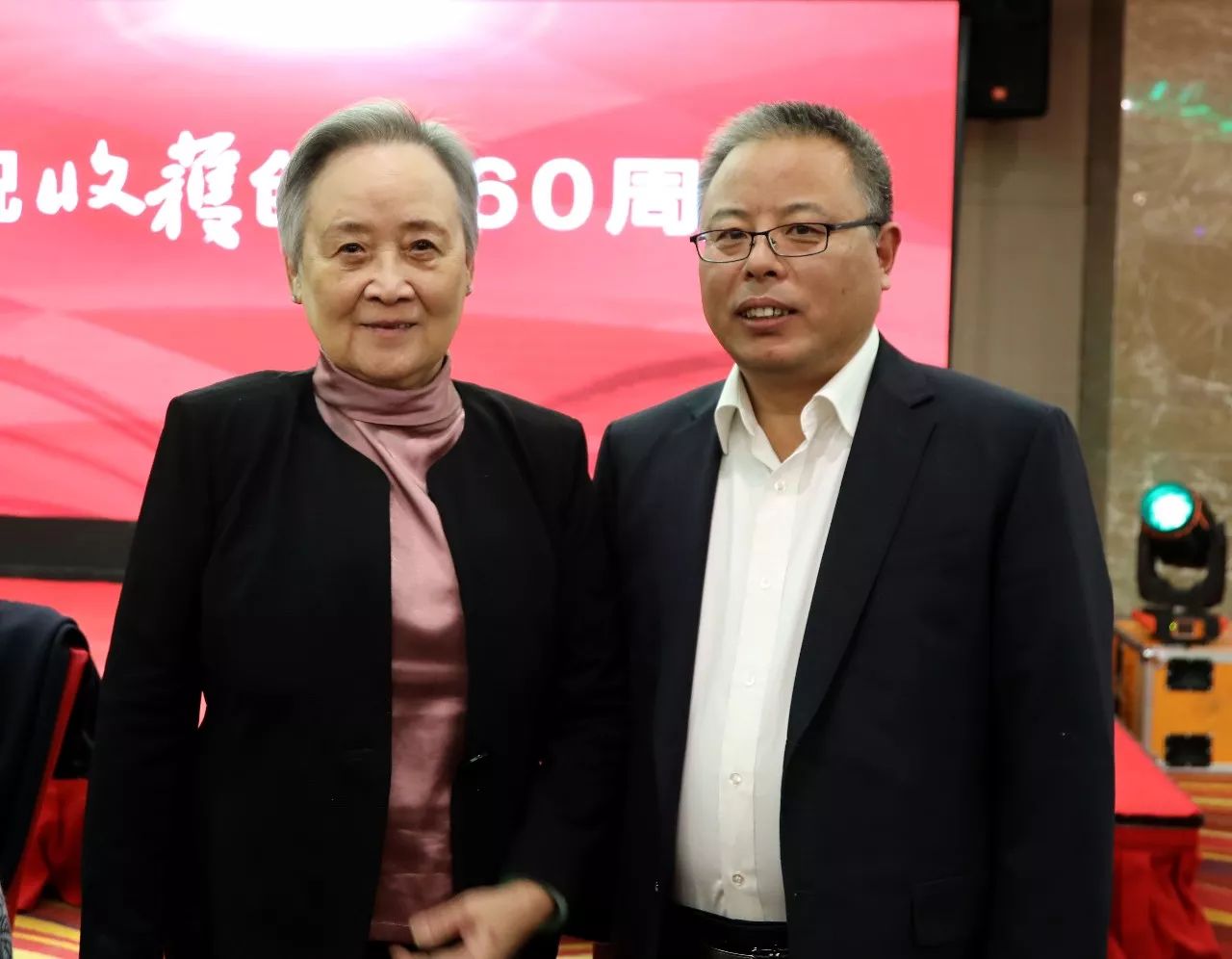 文學家園：大咖舉杯古井貢，共慶《收獲》60年！