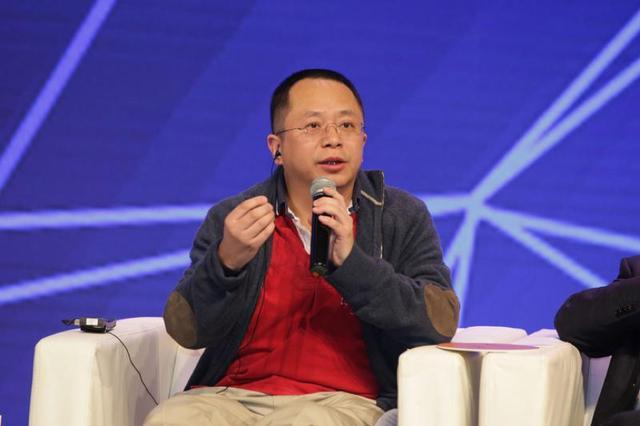 360發布智能掃地機器人