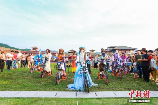 新經(jīng)濟(jì)改變了年輕人生活:“共享單車出行”無法回避