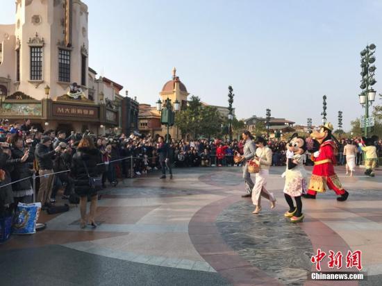 上海迪士尼回應天價插隊費：尊享導覽服務非中國特有