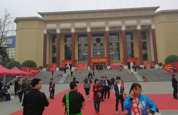 古井貢酒攜手黃鶴樓，“雙名酒”驚艷成都春季糖酒會